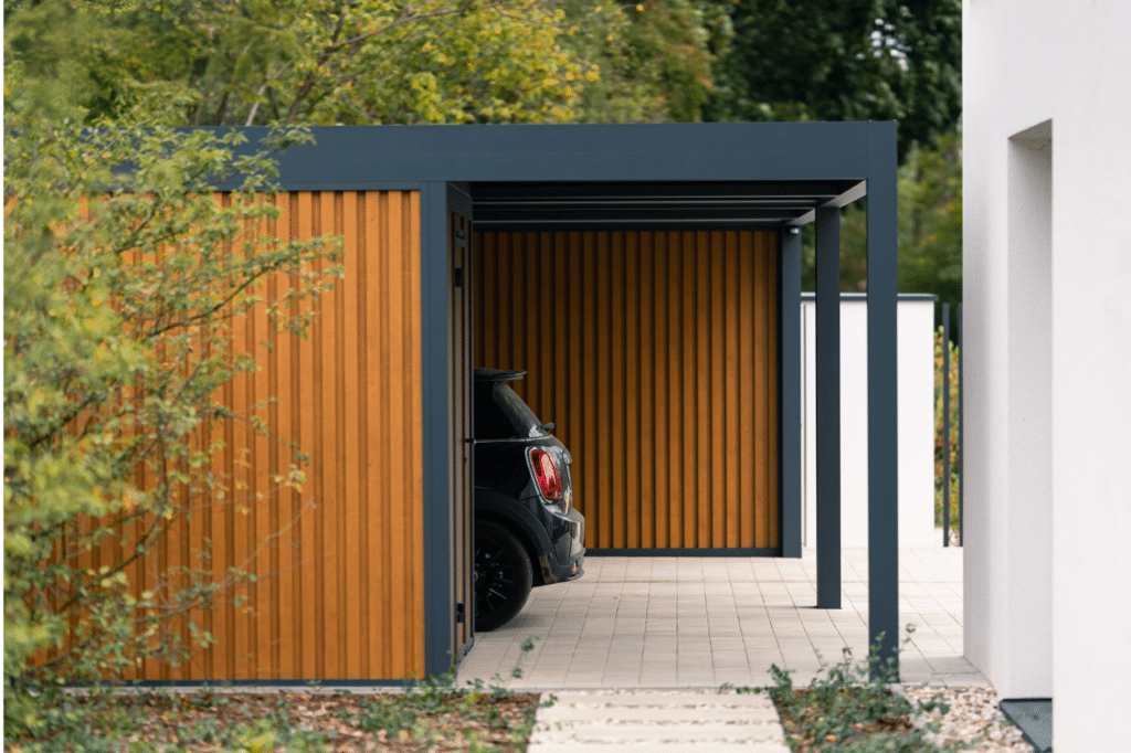 Carport 2 places indépendant avec espace de rangement près d'Angers