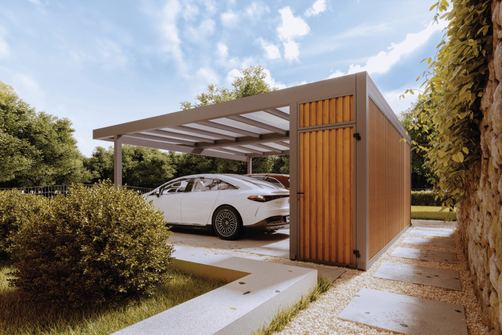 Carport double en aluminium avec espace de rangement à Avrillé, capable d’accueillir deux voitures et compatible avec des panneaux solaires.