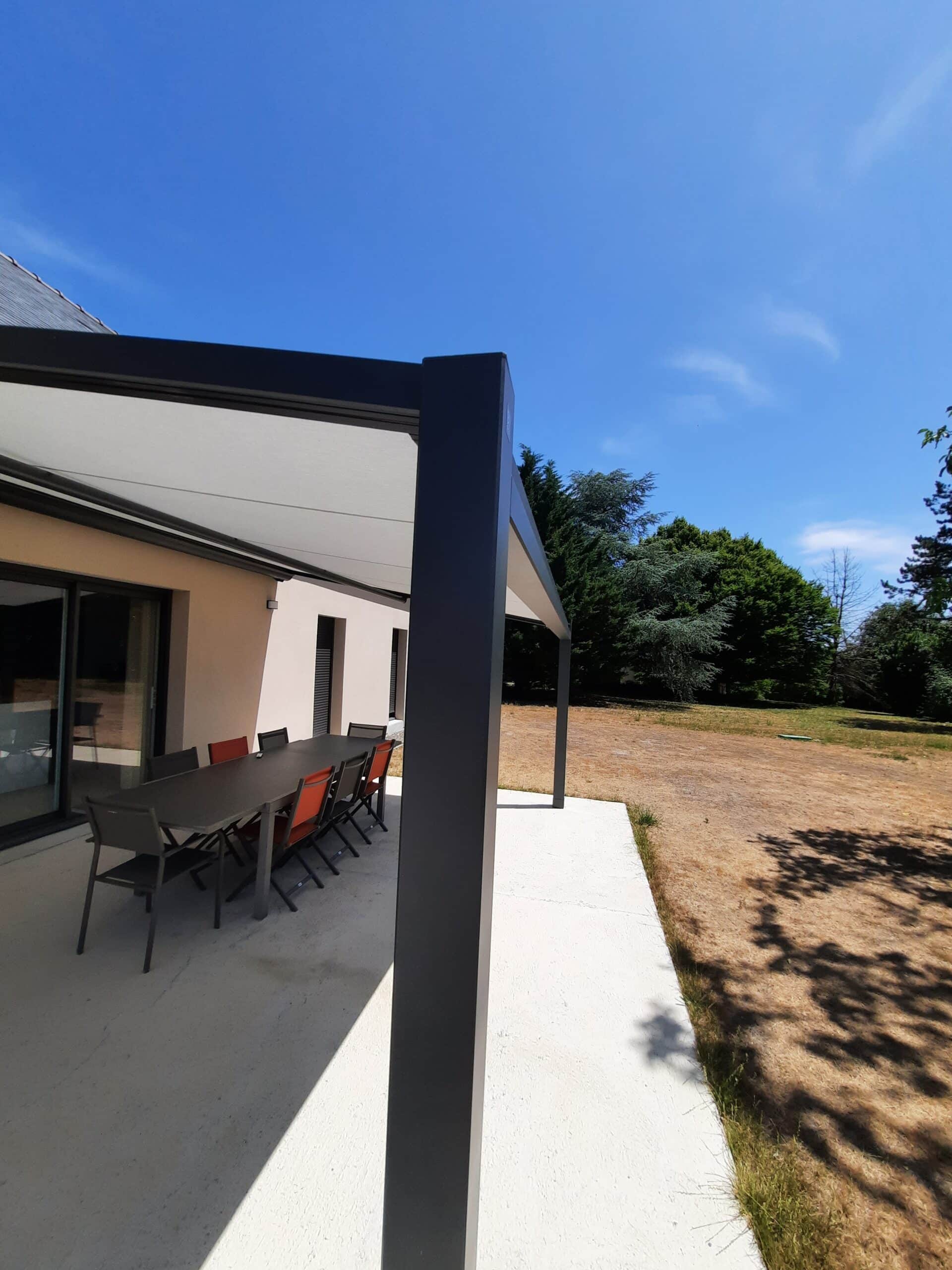 Structure moderne pergola toile Brissac