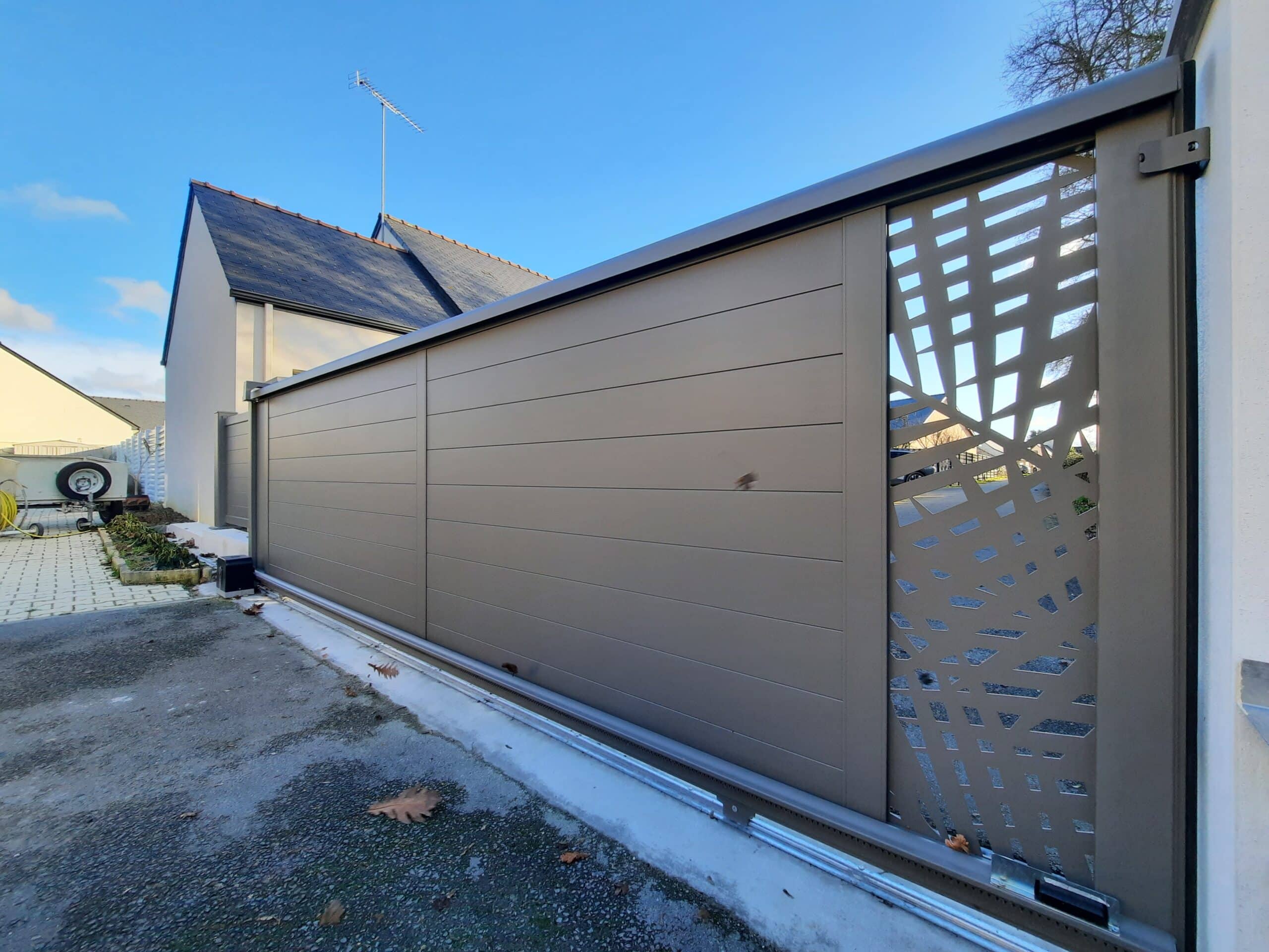Portail coulissant aluminium à Saint-Martin-du-Fouilloux près d’Angers