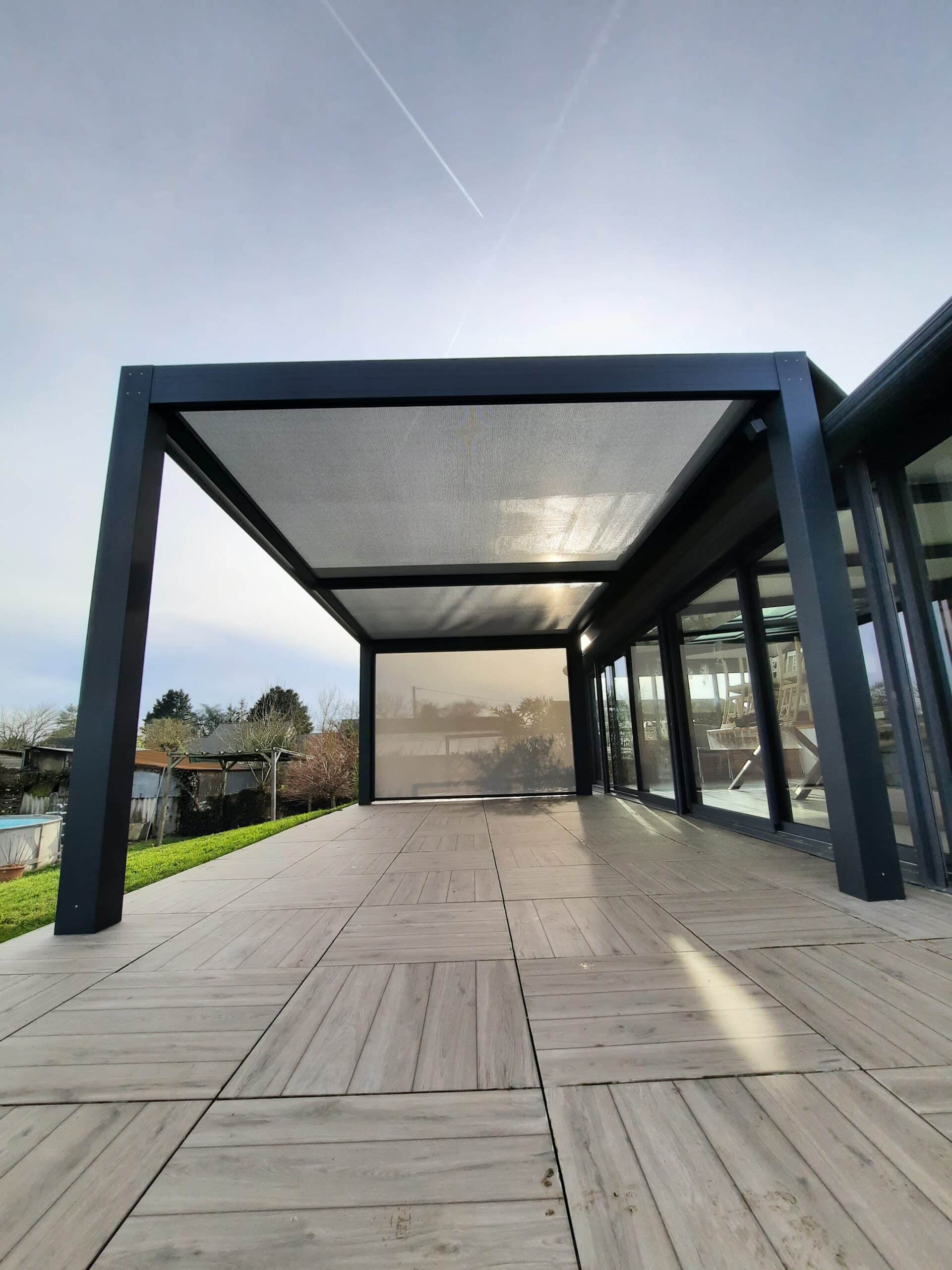 Terrasse avec pergola toile Saint Florent le Vieil