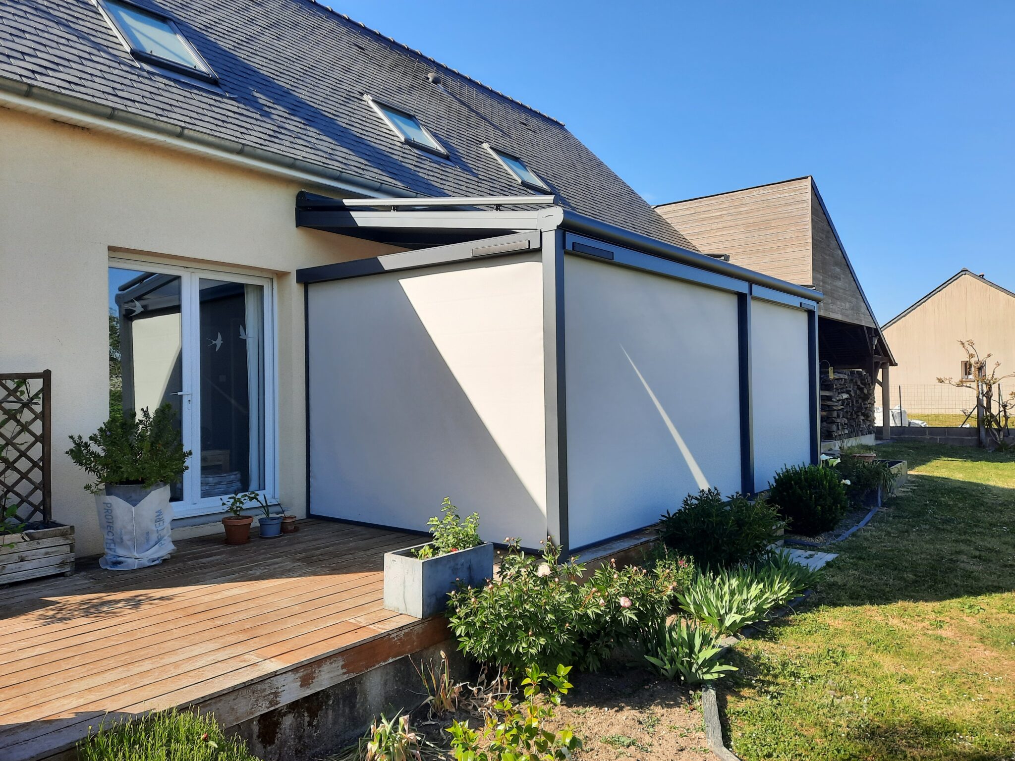 pergola avec stores verticaux Angers